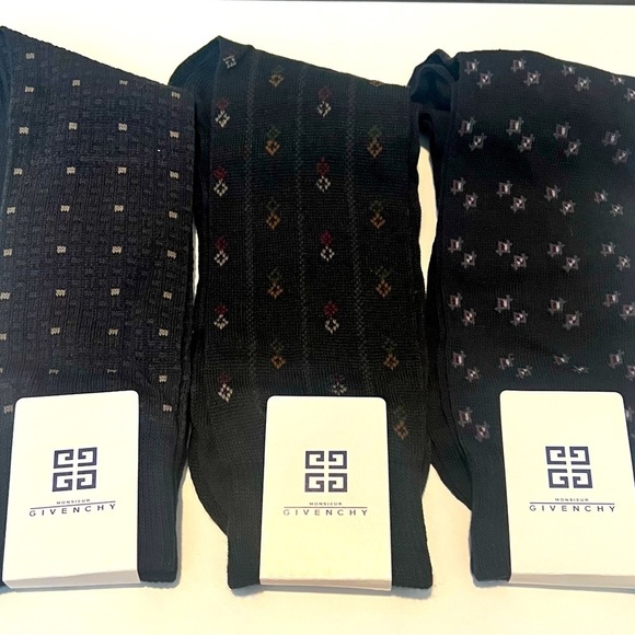 VTG Givenchy Cotton Blend Men's Socks Black And Grey Givenchy
Logo Size 10-13 - Picture 1 of 5
